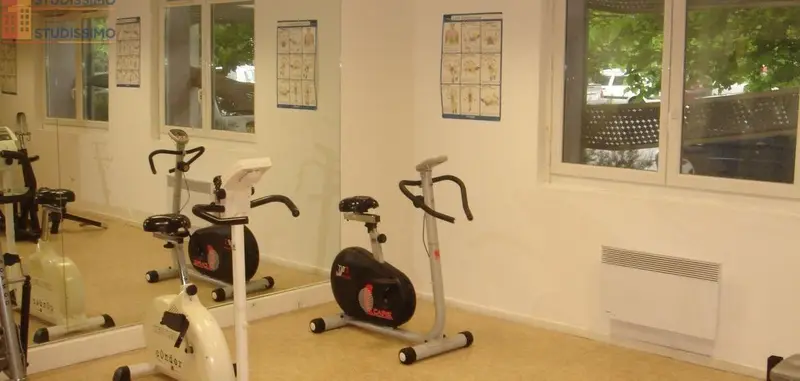 Studio meublé 24m² Nîmes - Parking, résidence sécurisée - Photo 1