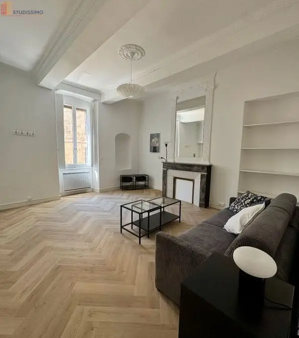 Studio 47m² Nîmes - lumineux, proche centre-ville - Photo 2