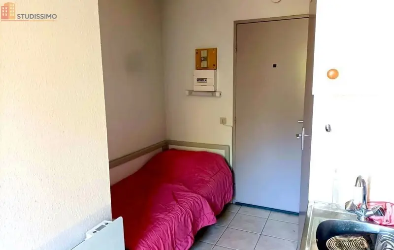 Studio meublé 13m² Nîmes 30900 - Meublé, calme - Photo 2