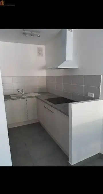 Studio meublé 32m² Nîmes 30000 - Meublé, parking - Photo 2