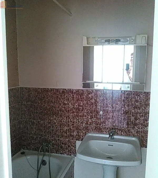 Studio meublé 22m² Nîmes centre - Meublé, DPE C - Photo 8