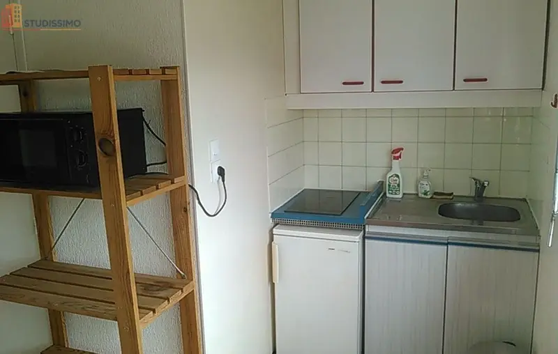 Studio meublé 22m² Nîmes centre - Meublé, DPE C - Photo 3