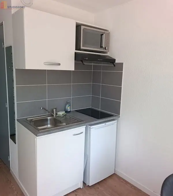 Studio meublé 13m² Nîmes 30900 - Meublé, DPE F - Photo 2