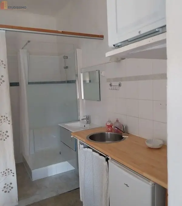 Studio meublé 25m² Nîmes centre-ville - Lumineux - Photo 2
