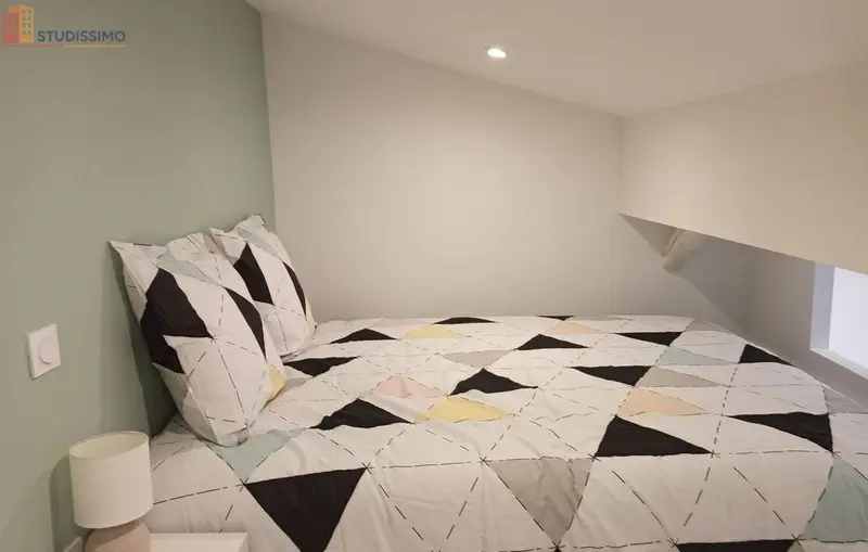 Studio meublé 25m² Nîmes centre - Mezzanine, lumineux - Photo 2