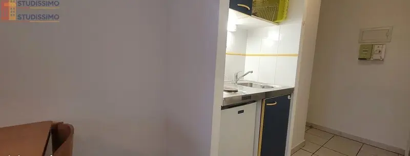 Studio 20m² Nîmes centre - Lumineux, proche commodités - Photo 2