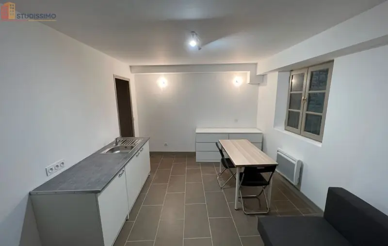Studio meublé 18m² Nîmes 30000 - Sanitaires communs - Photo 1