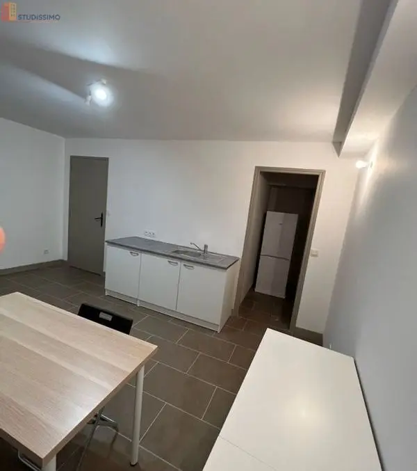 Studio meublé 18m² Nîmes 30000 - Sanitaires communs - Photo 3