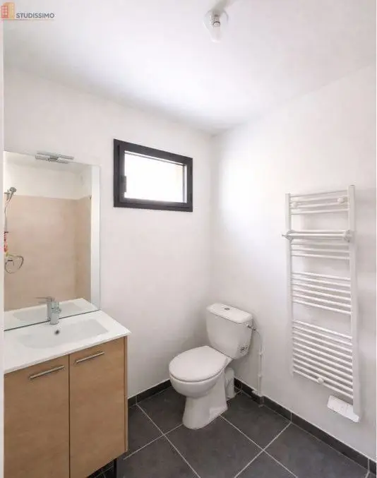 Studio 27m² Nîmes 30000 - DPE B - Photo 1