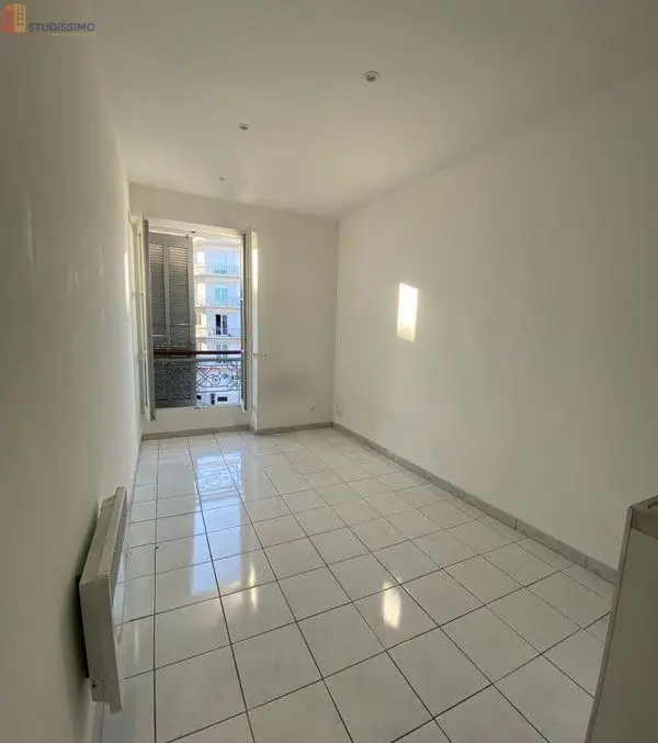 Studio 20m² Nîmes centre-ville - Lumineux, 2e étage - Photo 9