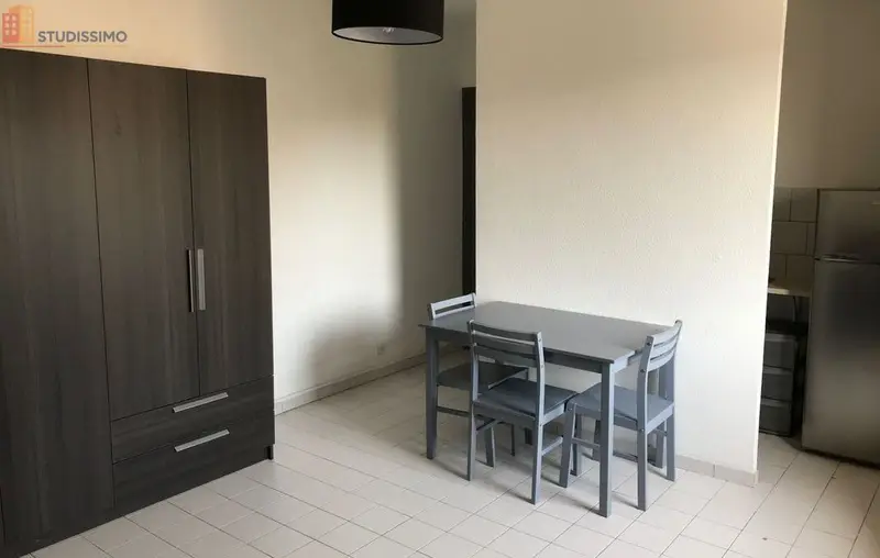 Studio meublé 27m² Nîmes centre - Proche 7 collines - Photo 2
