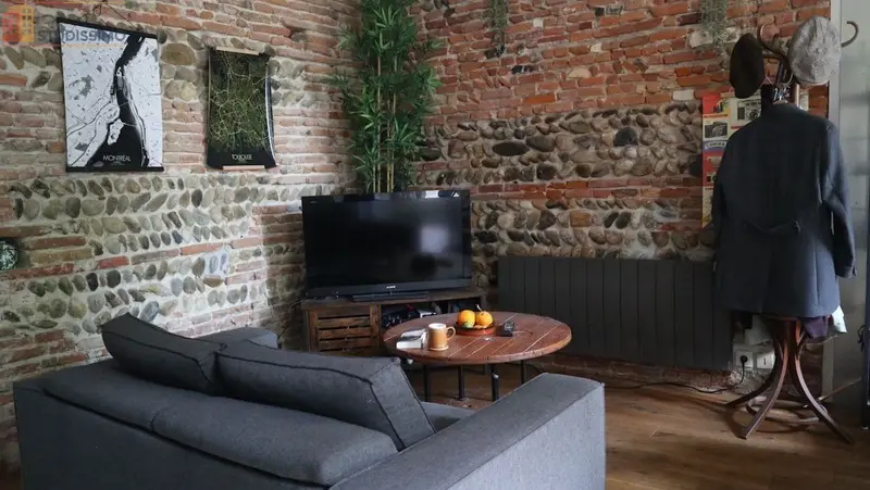 Studio meublé 45m² Toulouse 31400 - Murs en briques, galets - Photo 5