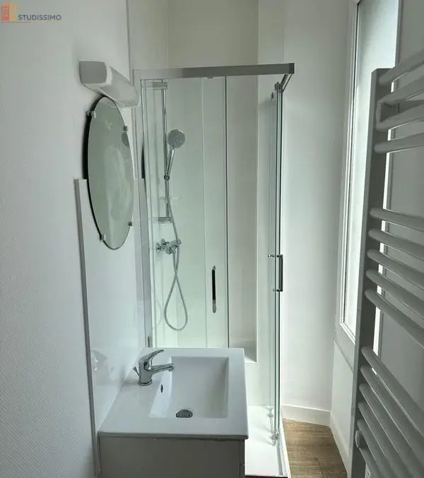 Studio meublé 25m² Rennes centre - Rénové, parking privatif - Photo 1
