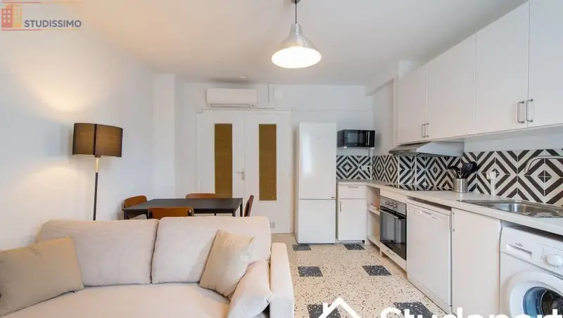 Studio meublé 55m² Montpellier centre - Lumineux, grand espace - Photo 3