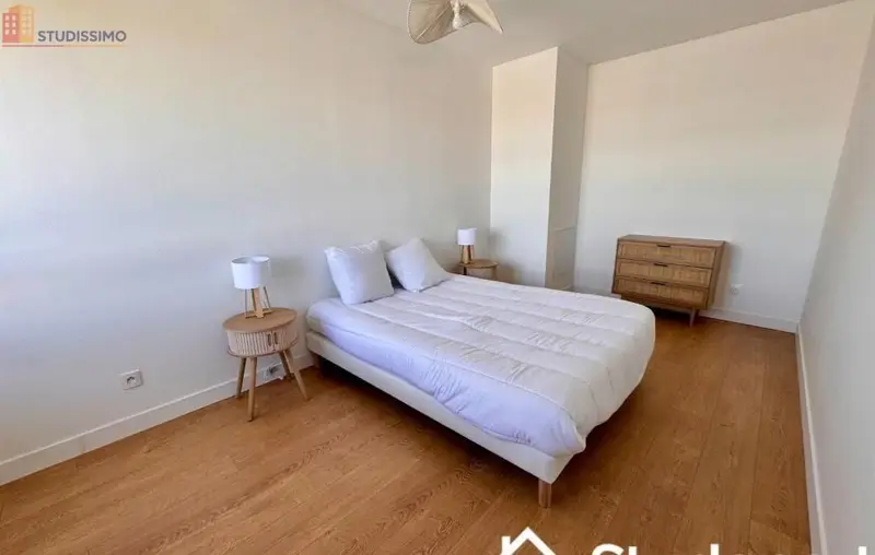 Studio meublé 11m² Bordeaux 33300 - Étage élevé, lumineux - Photo 1