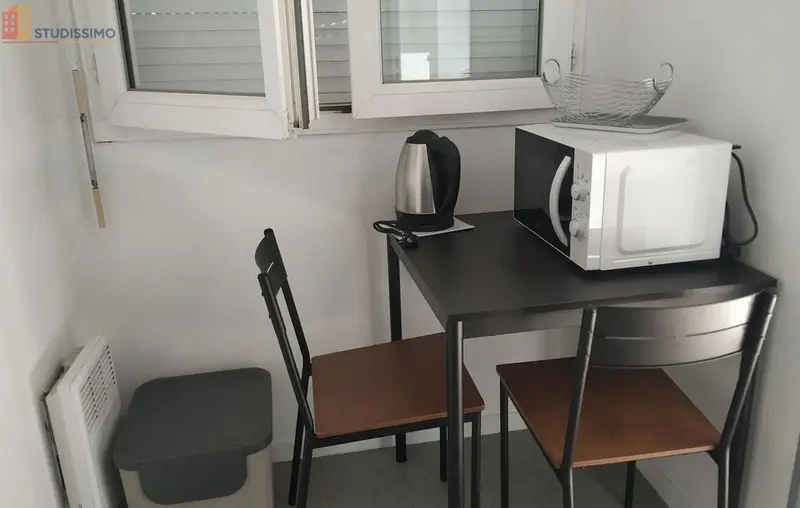 Studio meublé 25m² Bordeaux 33800 - Pour étudiant, dernier étage - Photo 2