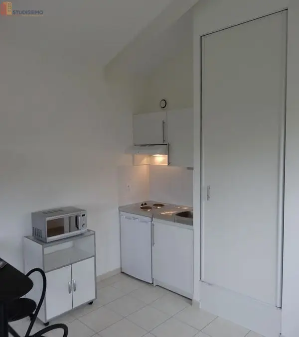 Studio meublé 24m² Bordeaux centre - Calme, proche tram - Photo 2