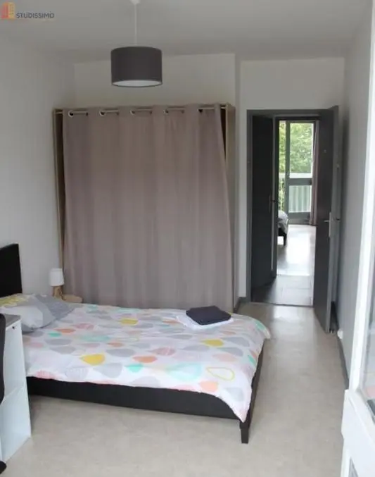 Studio meublé 12m² Rennes centre - Calme, lumineux - Photo 2