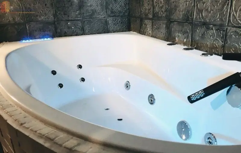 Studio 25m² Montpellier centre - Meublé, baignoire balnéo - Photo 3