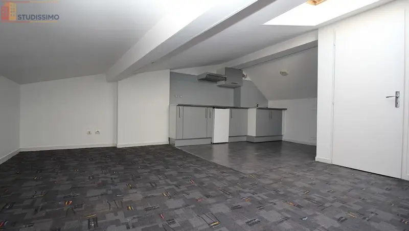 Studio 34m² Bordeaux centre - Lumineux, dernier étage - Photo 4