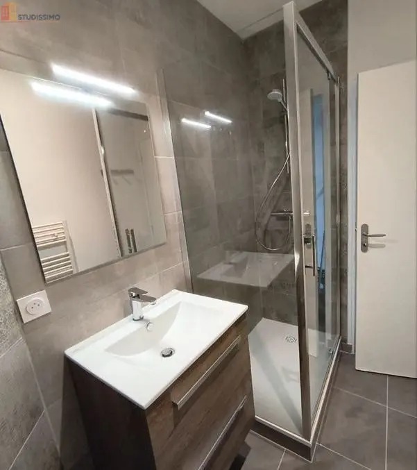 Studio 30m² Rennes centre - Meublé, dernier étage - Photo 1