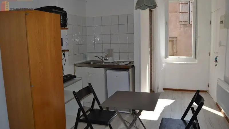 Studio meublé 20m² Béziers - Proche Paul Riquet, cour 50m² - Photo 2