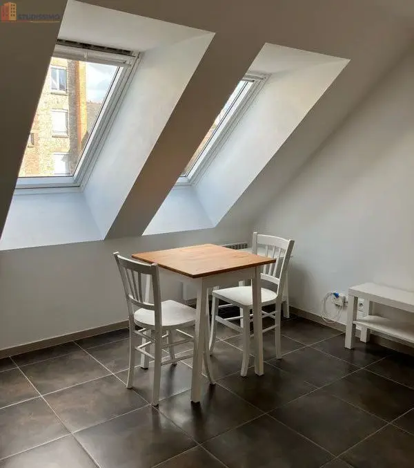 Studio meublé 14m² Rennes centre - Calme, lumineux - Photo 2