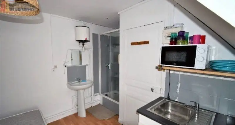 Studio meublé 10m² Rennes centre - Calme, 3e étage - Photo 2
