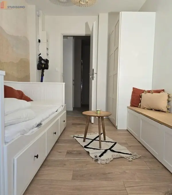 Studio meublé 18m² Fougères - Meublé, calme - Photo 2