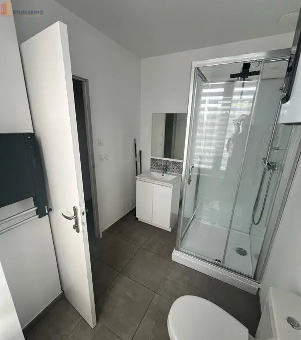 Studio 25m² Fougères - Meublé, lumineux - Photo 2