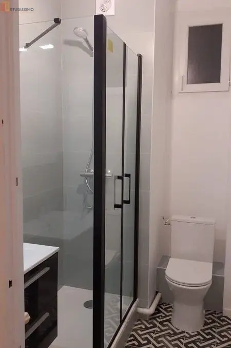 Studio meublé 29m² Rennes centre - Dernier étage, lumineux - Photo 2