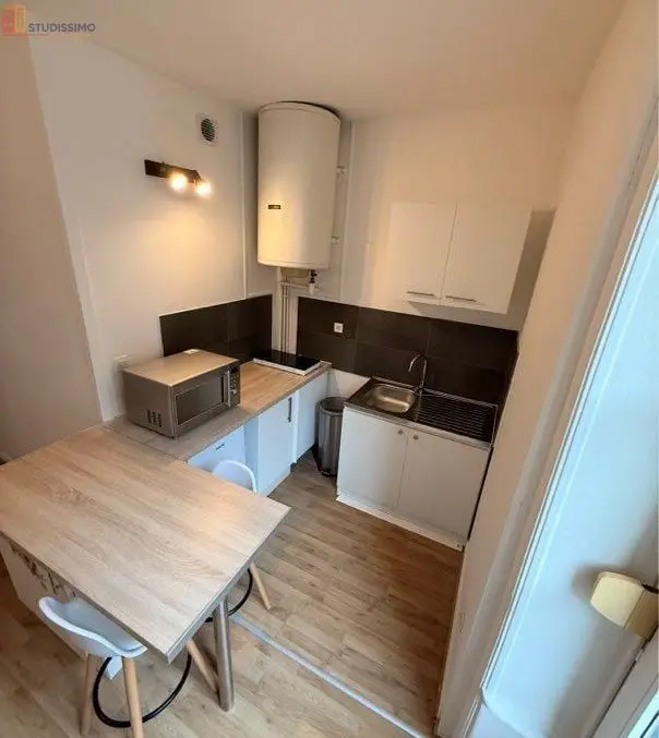 Studio meublé 23m² Fougères centre - Meublé, 1er étage - Photo 1