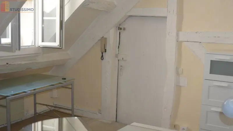 Studio meublé 18m² Rennes hypercentre - Lumineux, 3e étage - Photo 1