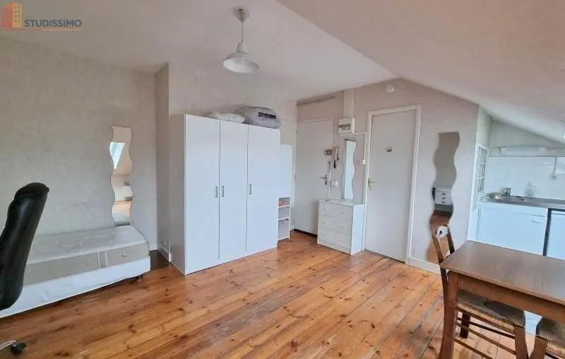 Studio meublé 16m² Tours 37000 - Meublé, 2e étage - Photo 2
