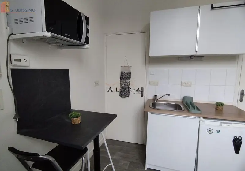 Studio 10m² Tours 37000 - Meublé, étage 1/3 - Photo 2