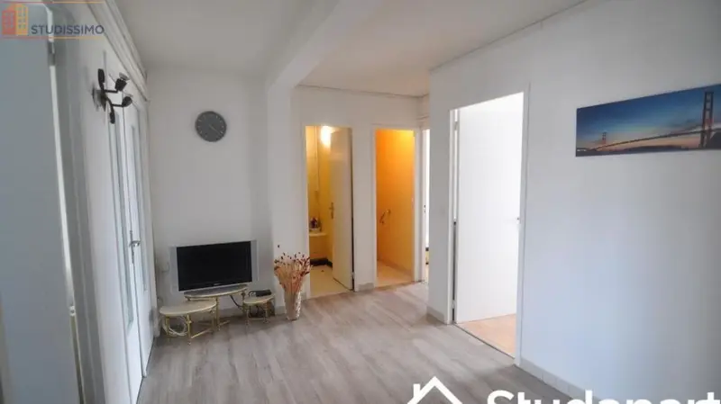 Studio meublé 20m² Tours 37000 - Lumineux, dernier étage - Photo 2