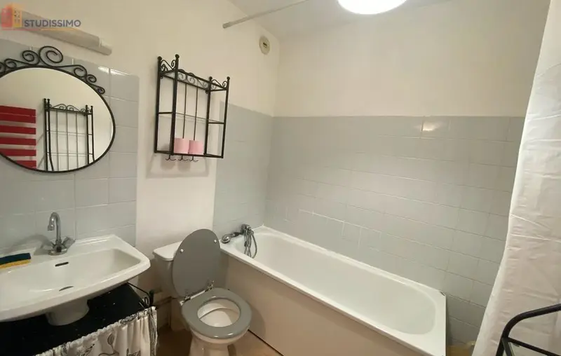 Studio meublé 32m² Tours - Rez-de-jardin, cour fermée - Photo 1