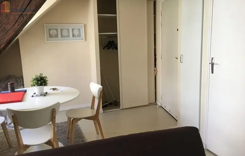 Studio meublé 20m² Tours centre - Proche commerces, lumineux - Photo 3