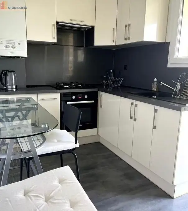 Studio meublé 38m² Tours centre - Lumineux, dernier étage - Photo 2