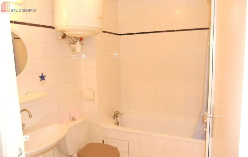 Studio meublé 22m² Tours centre - Place de parking - Photo 2