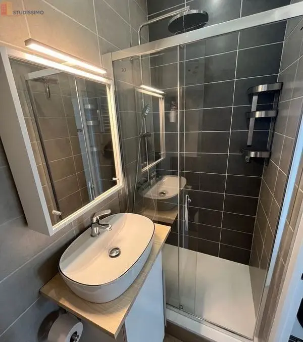 Studio meublé 32m² Grenoble centre - Rénové, proche tram A - Photo 17