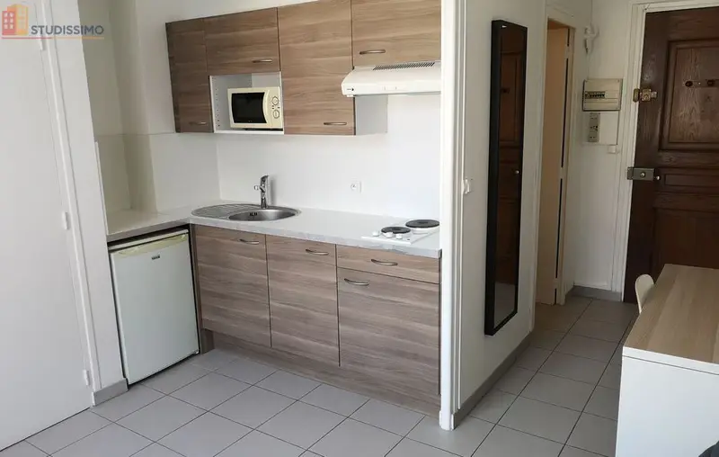 Studio meublé 18m² Grenoble centre - Lumineux, 3e étage - Photo 9