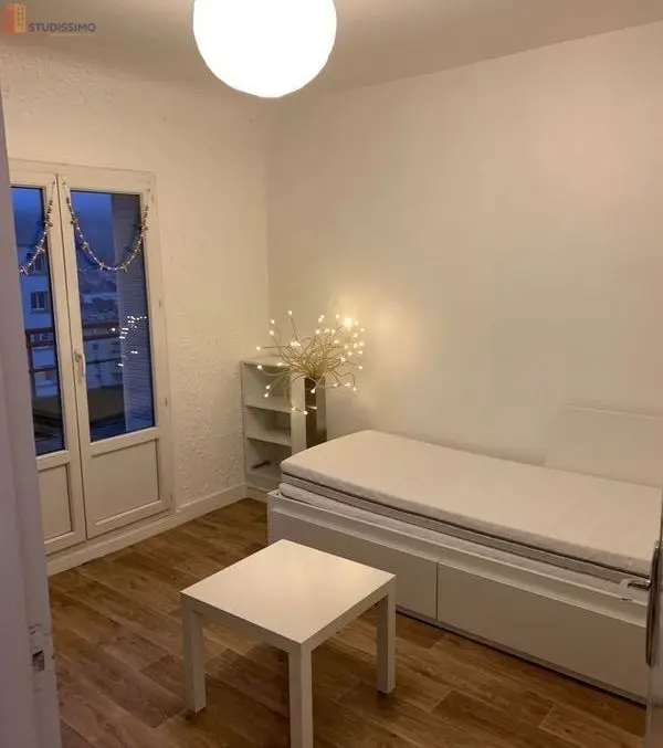 Studio meublé 26m² Grenoble centre - Dernier étage, proche tram D - Photo 7