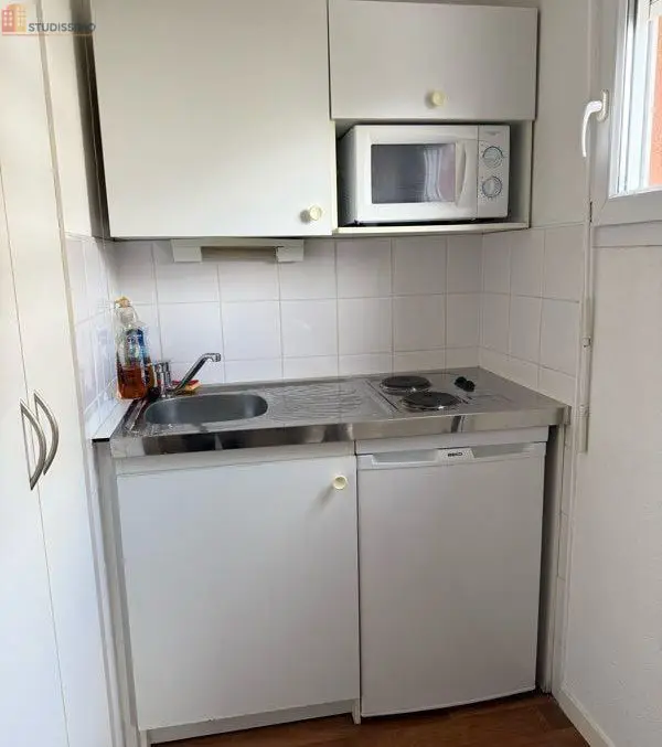 Studio meublé 21m² Grenoble centre - Meublé, proche rue Guy Moquet - Photo 2