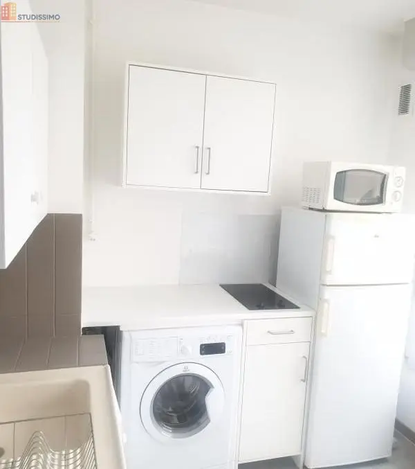 Studio meublé 21m² Lons-le-Saunier - Meublé, 1er étage - Photo 2