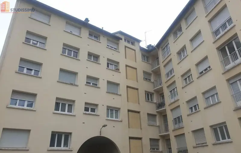 Studio meublé 21m² Lons-le-Saunier - Meublé, 1er étage - Photo 1