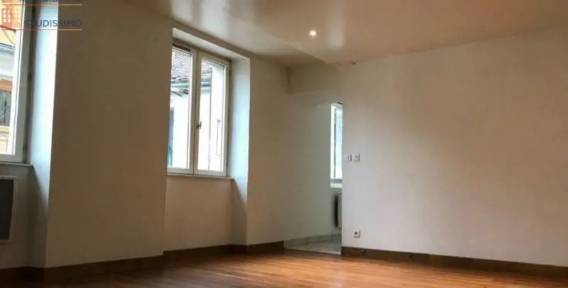 Studio 33m² Saint-Claude 39200 - Centre-ville - Photo 2