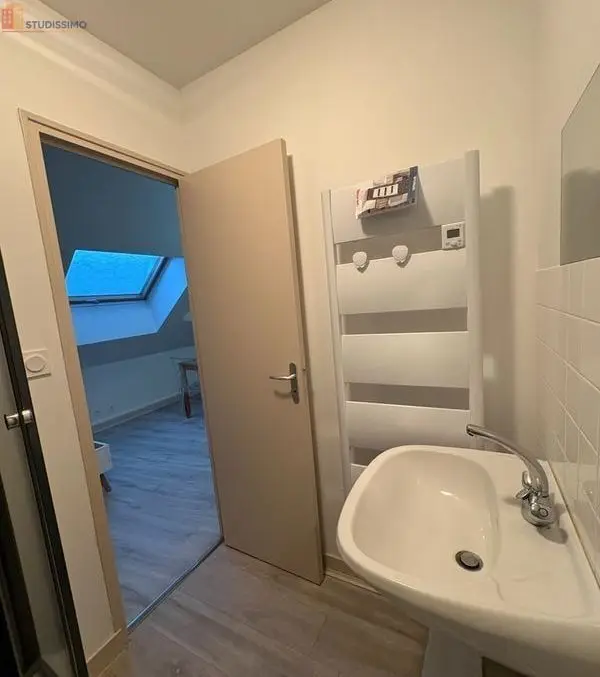 Studio meublé 30m² Poligny - Lumineux, meublé - Photo 10