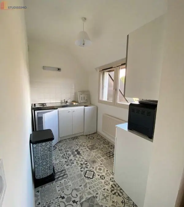 Studio meublé 23m² Lons-le-Saunier - Lumineux, dernier étage - Photo 8
