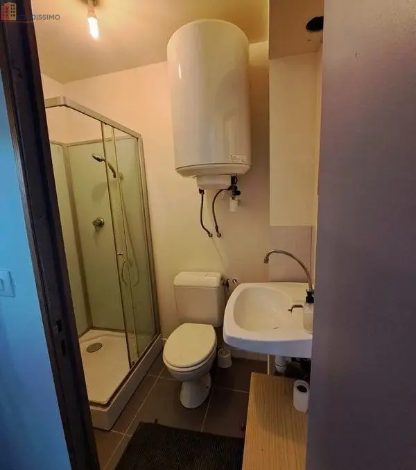 Studio meublé 27m² Lons-le-Saunier - Grand, lumineux - Photo 3